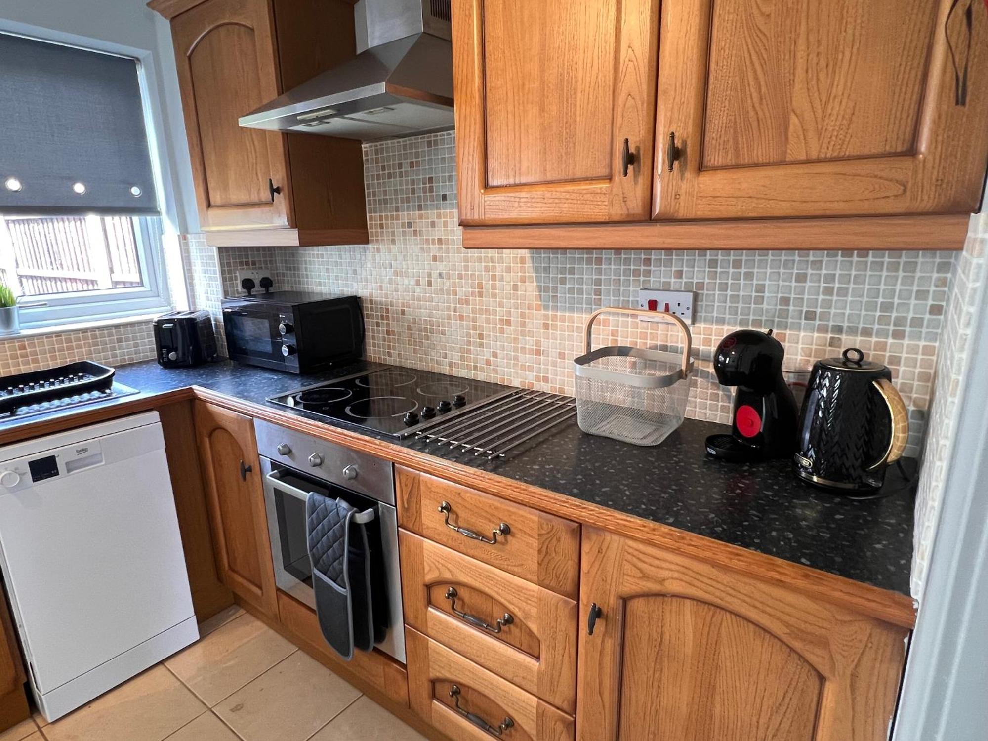 Contractors Or Family House - M1 Nottingham - Ikea Retail Park - Catkin Drive - 2 Bed Home With Driveway, Private Garden, Sleeps 4 - Tv'S In All Rooms Giltbrook Exterior foto
