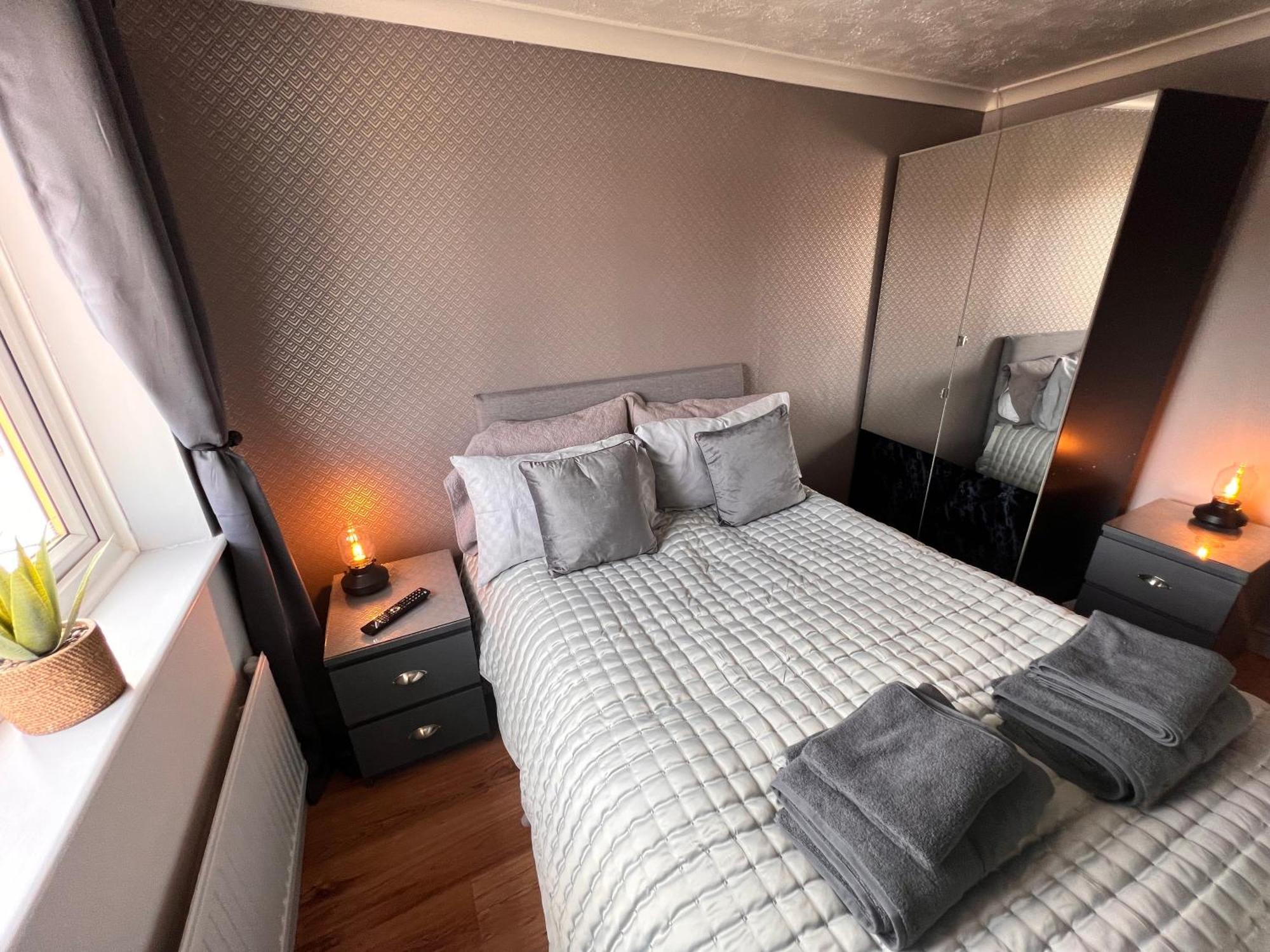 Contractors Or Family House - M1 Nottingham - Ikea Retail Park - Catkin Drive - 2 Bed Home With Driveway, Private Garden, Sleeps 4 - Tv'S In All Rooms Giltbrook Exterior foto